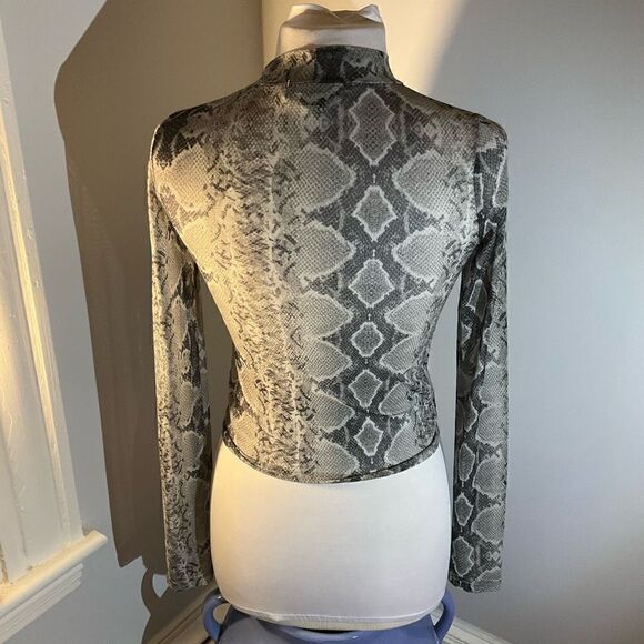 Snakeskin Sheer Mockneck Longsleeve Shell, M. Perfect layering - Picture 13 of 16